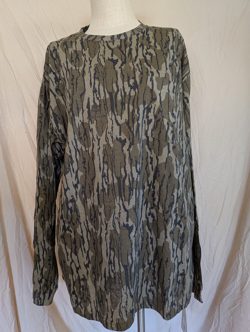 Men's Long-Sleeve Bottomland Shirt With Chest Pocket